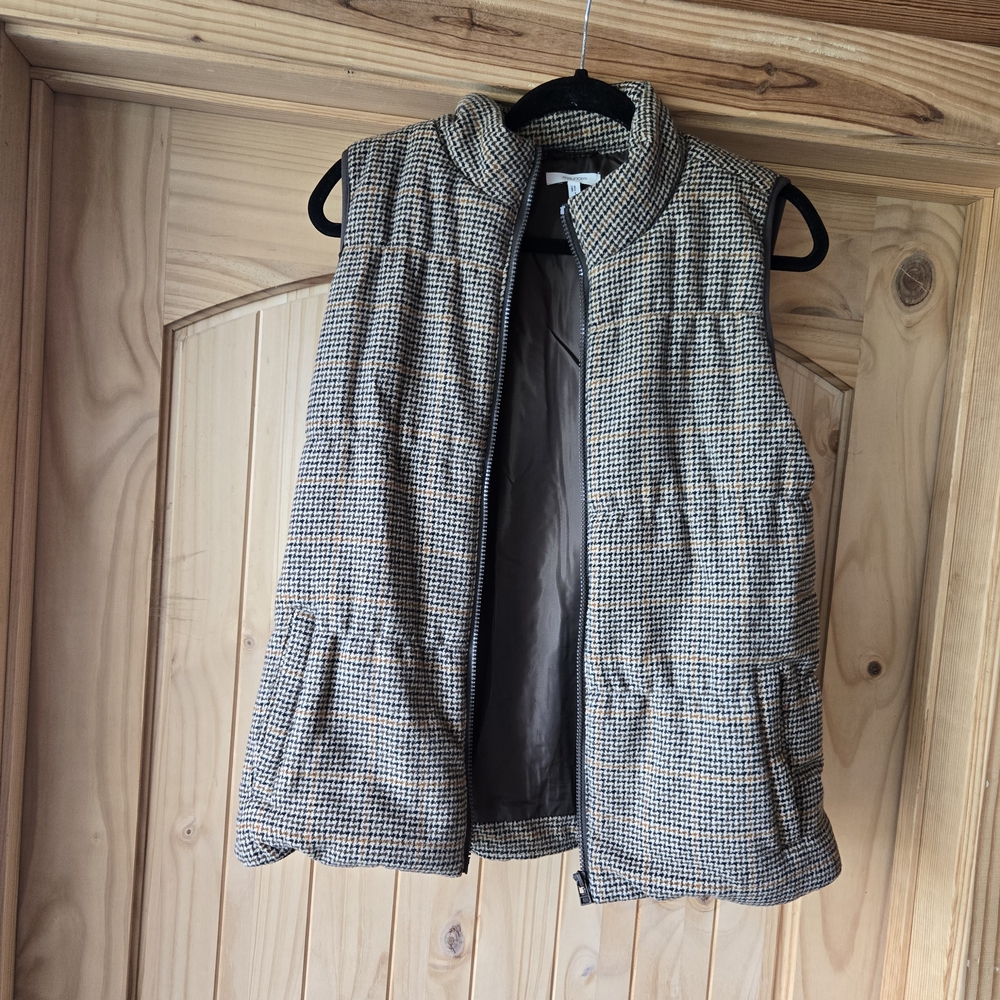 Houndstooth Puffer Vest